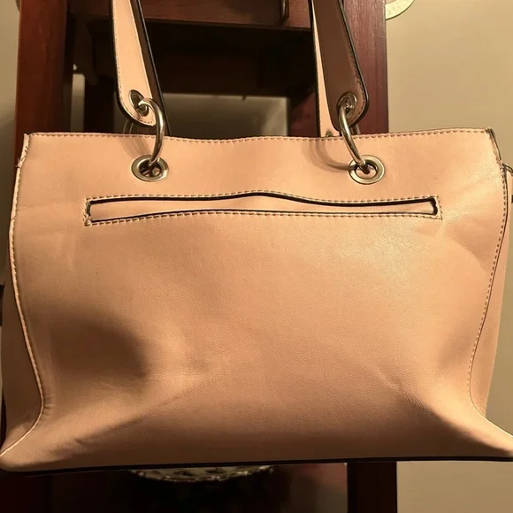 GUESS Handbag - Preloved - Picture 2 of 5